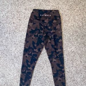Balance Athletica Ascend leggings